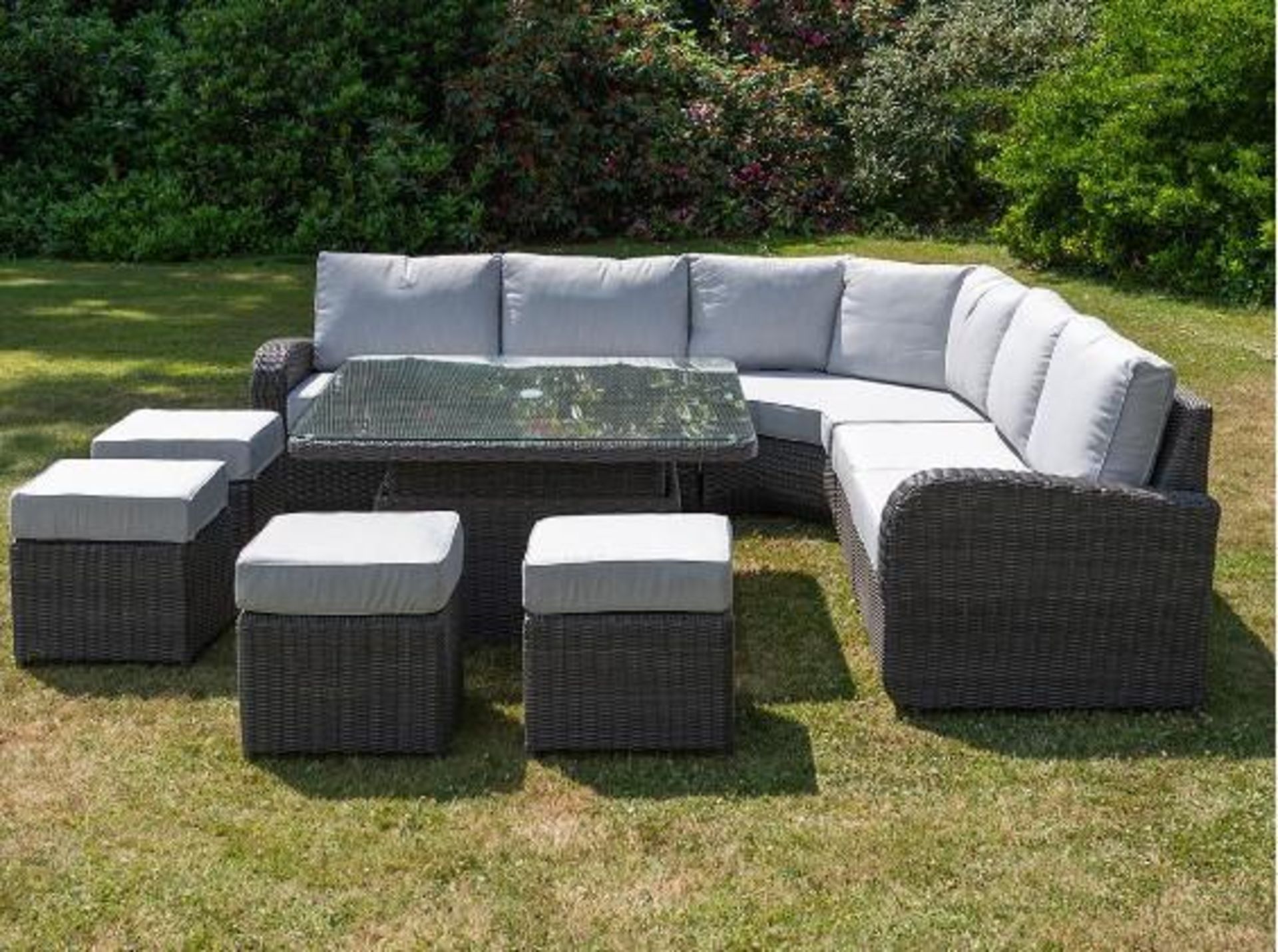 *BRAND NEW* 9 Seater Outdoor Rise and Fall Table Dining Set in Grey. RRP:£2,698 - Image 18 of 18