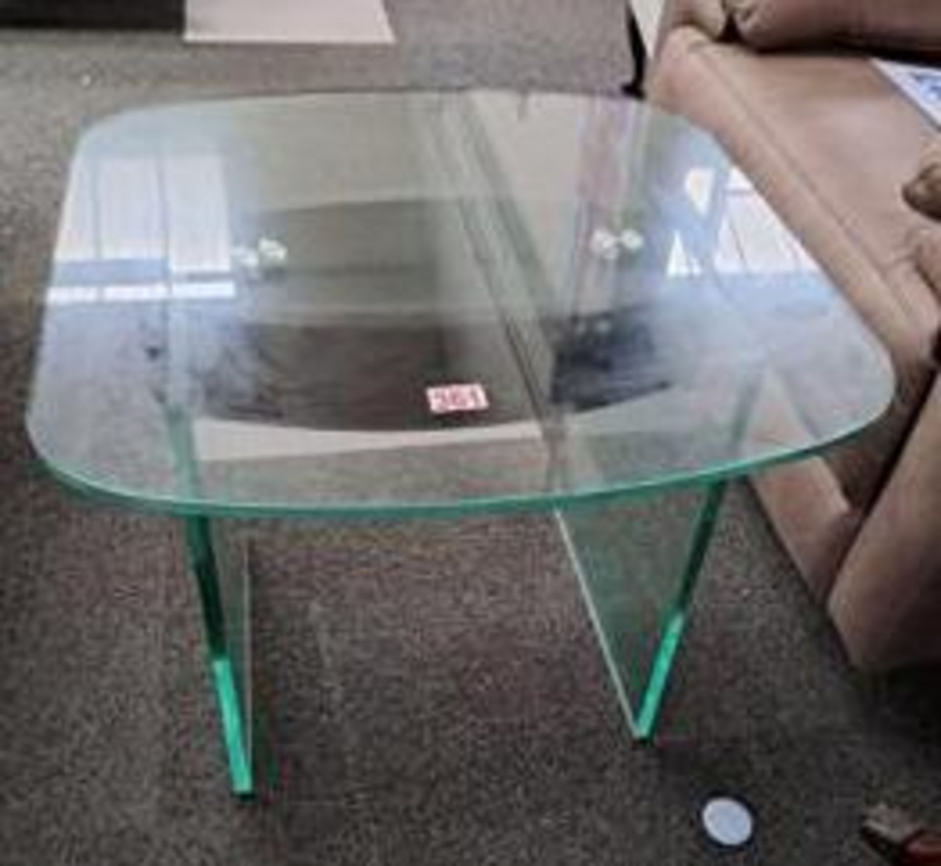 *EX DISPLAY* Tempered glass lamp table.