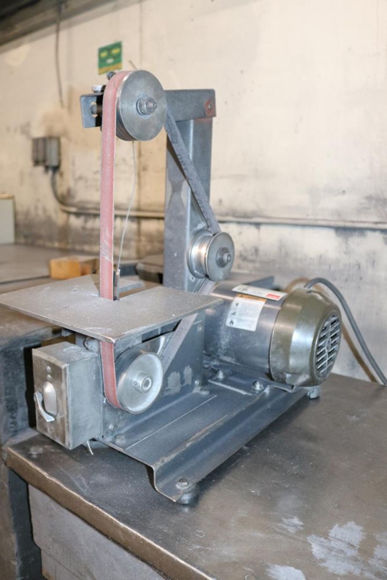 Small Vertical Belt Sander on Stand - Image 3 of 7