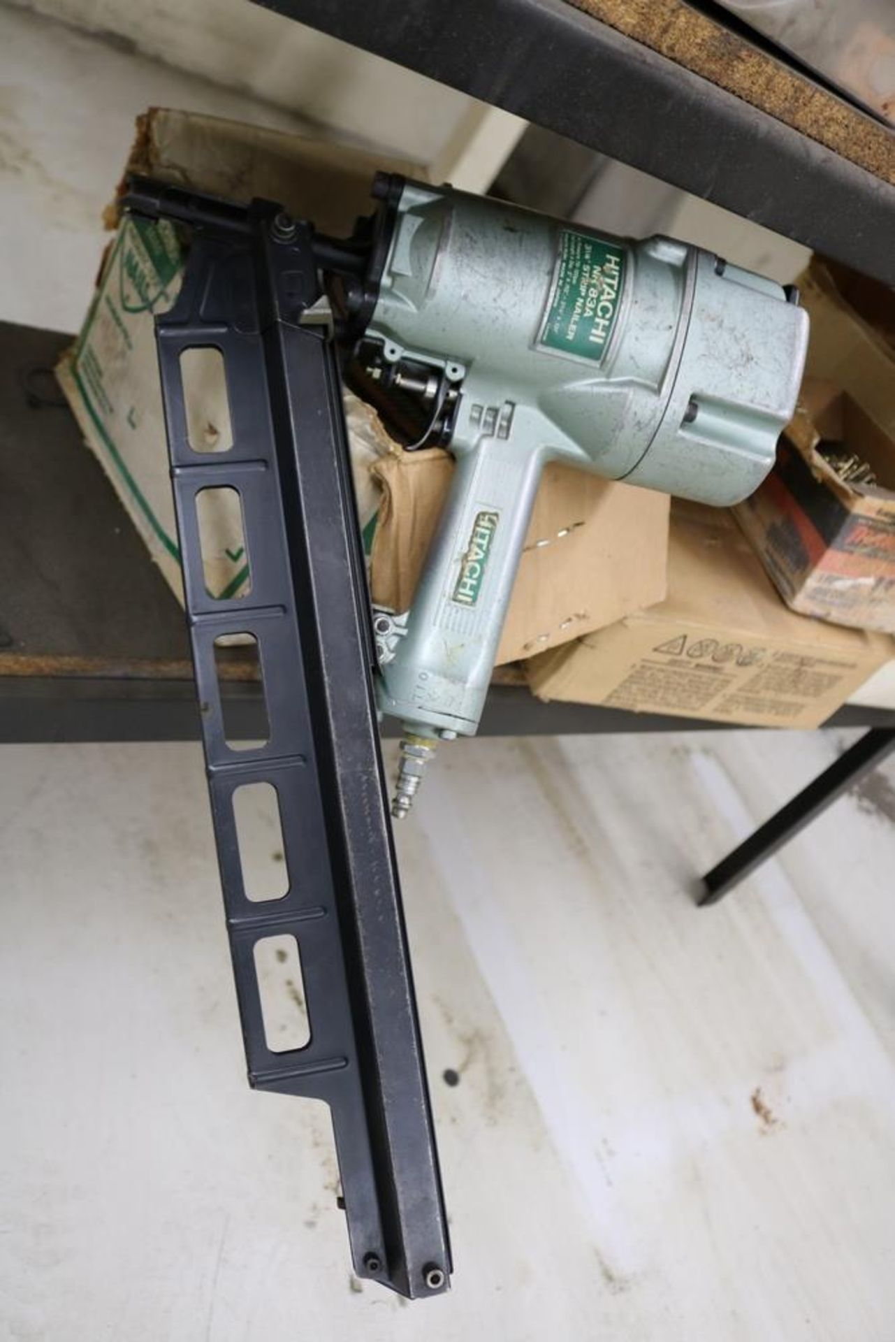 Hitachi NR-83A, 3 1/4" Strip Nailer with Various Nails - Image 4 of 9