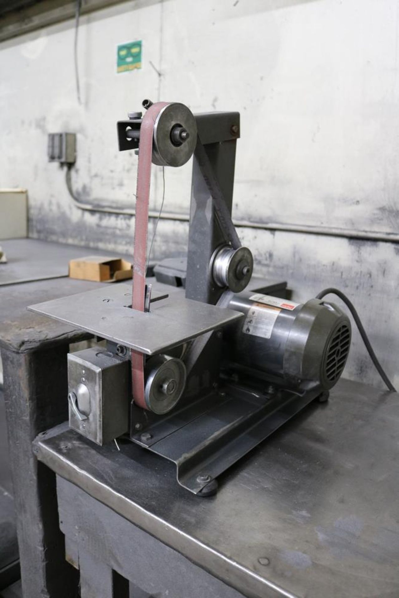 Small Vertical Belt Sander on Stand - Image 4 of 7