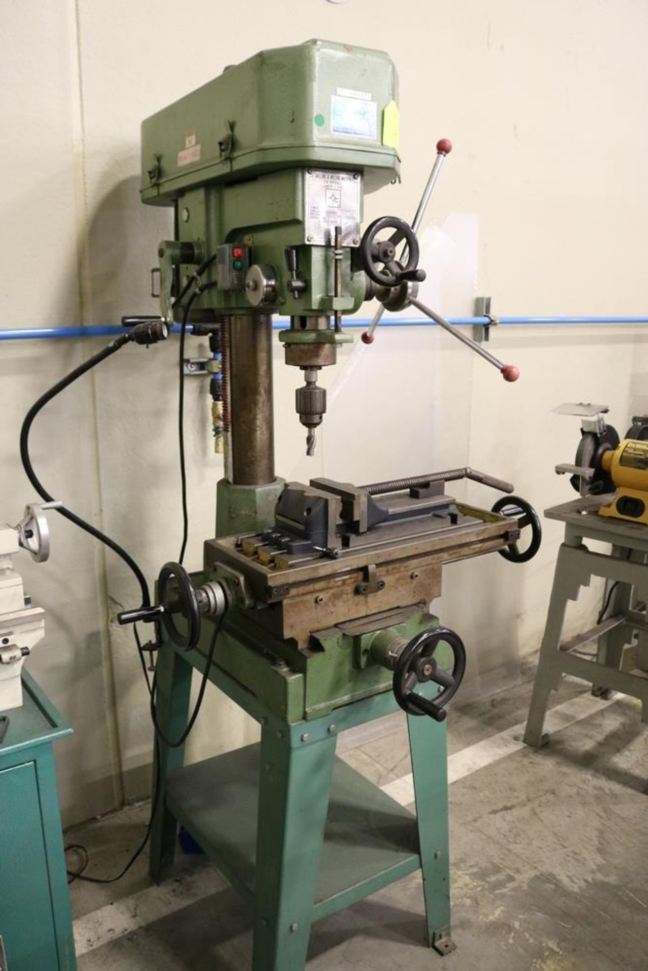 Jet 12 Speed Drilling & Milling Machine Jet-16 1HP 1 Phase Jacob Chuck 6" Speed Vise on Stand