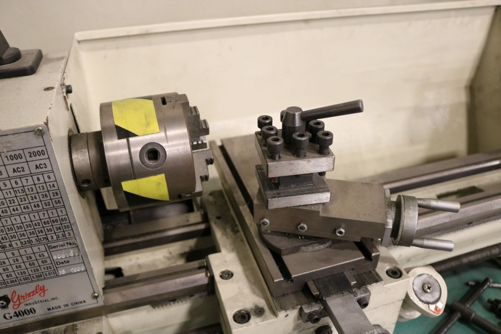 Grizzly Industrial G4000 9" x 19" Bench Lathe on Stand, 3 Jaw & 4Jaw Chuck & Others - Image 5 of 7