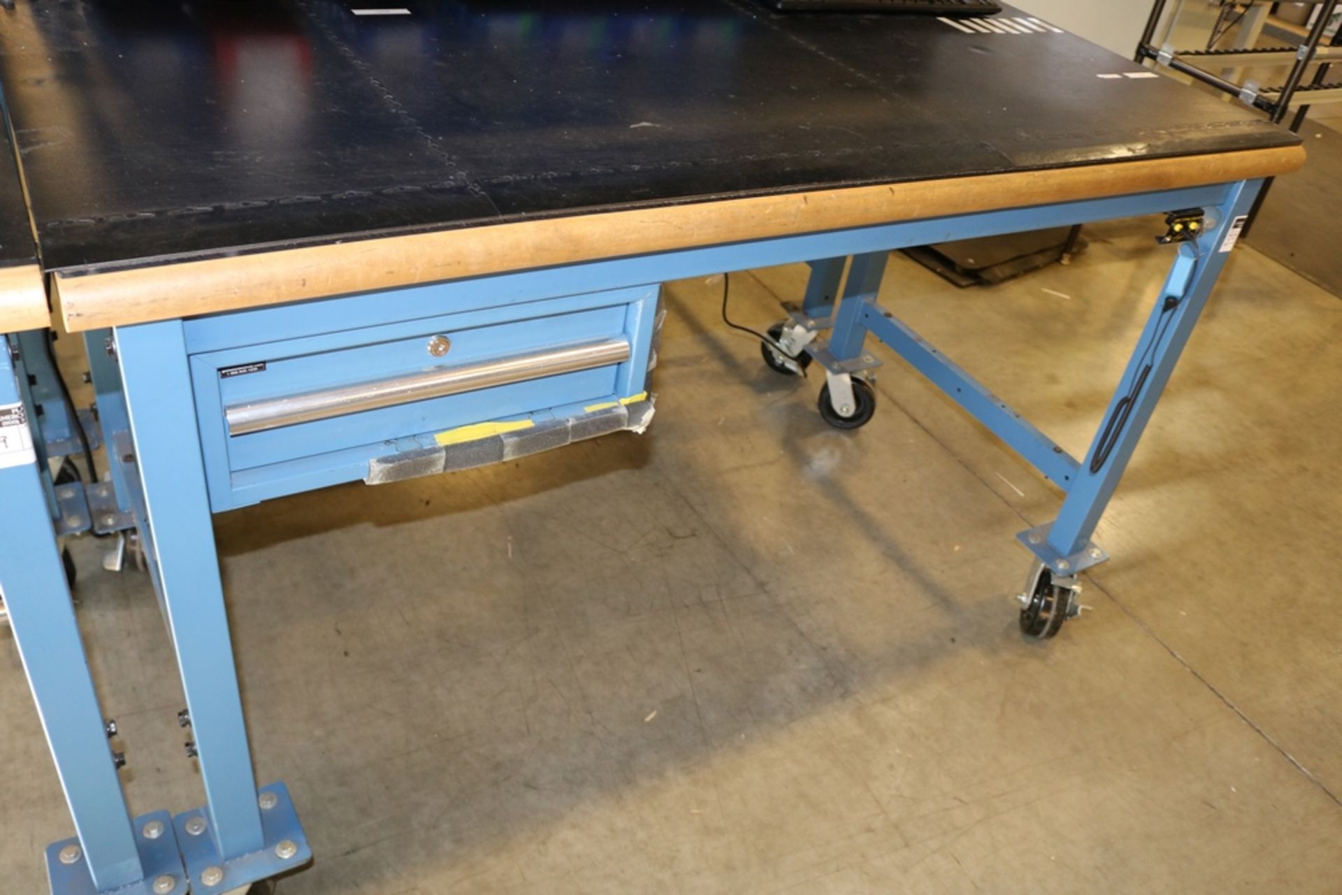 Global Industrial Heavy Duty Rolling Work Tables 5' x 30" x 3' Table ...