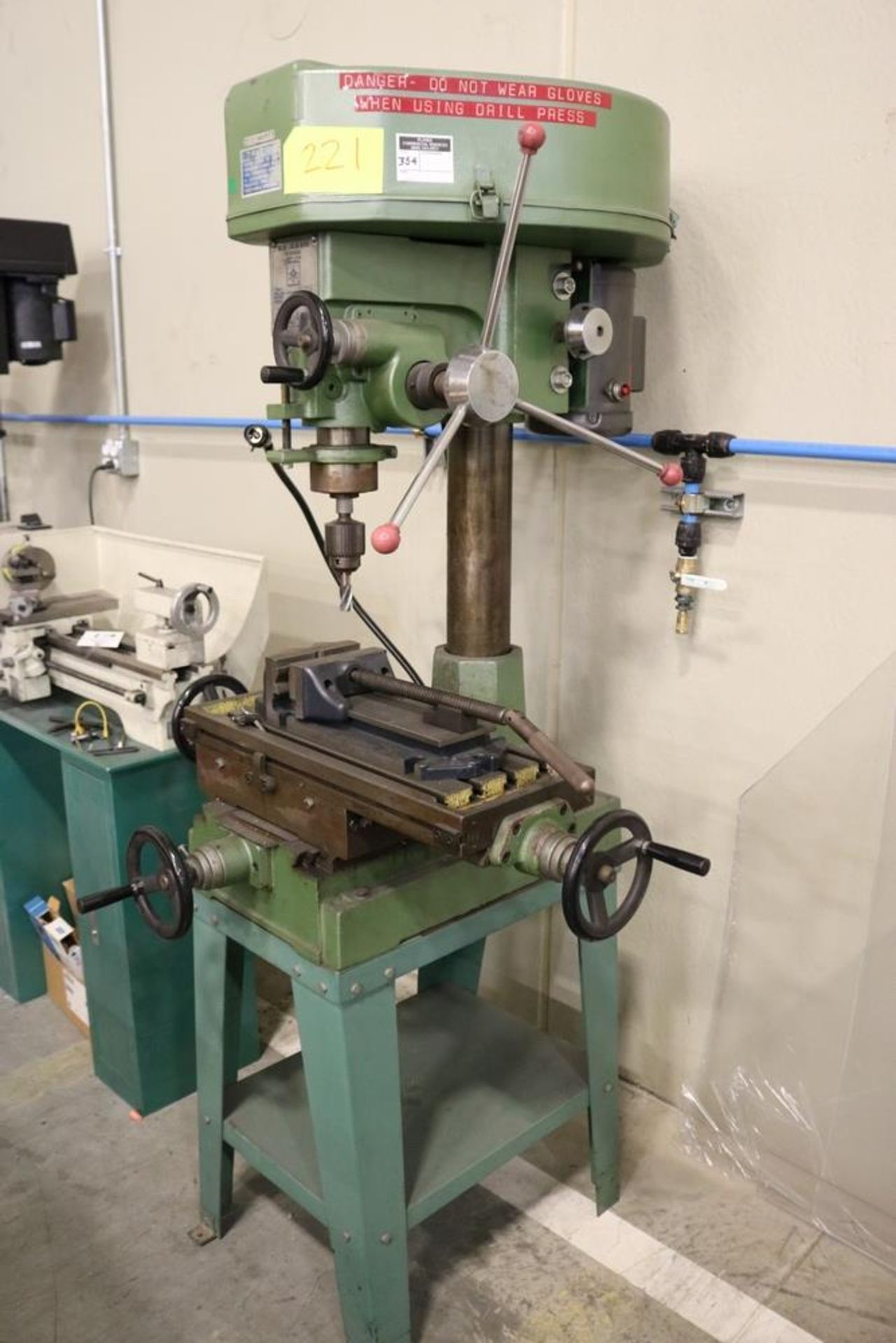 Jet 12 Speed Drilling & Milling Machine Jet-16 1HP 1 Phase Jacob Chuck 6" Speed Vise on Stand - Image 2 of 8