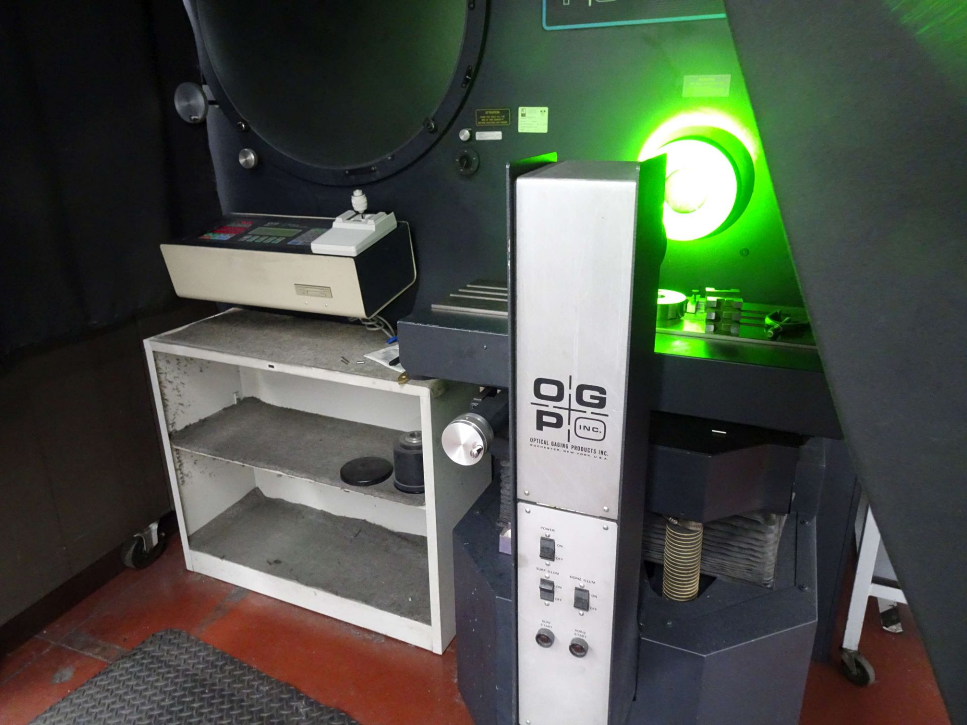 Optical Gaging Products OQ30B 30" Optical Comparator - Image 4 of 13