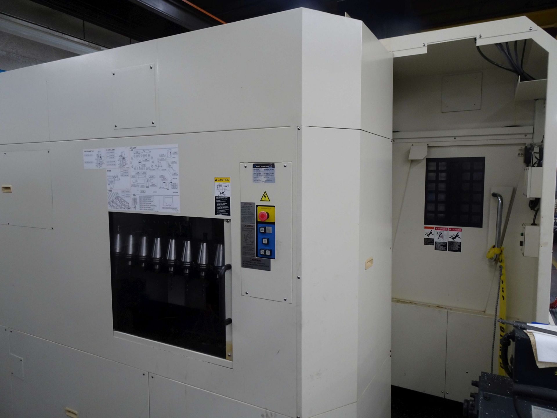 Makino V99 CNC Vertical Machining Center - Image 14 of 19