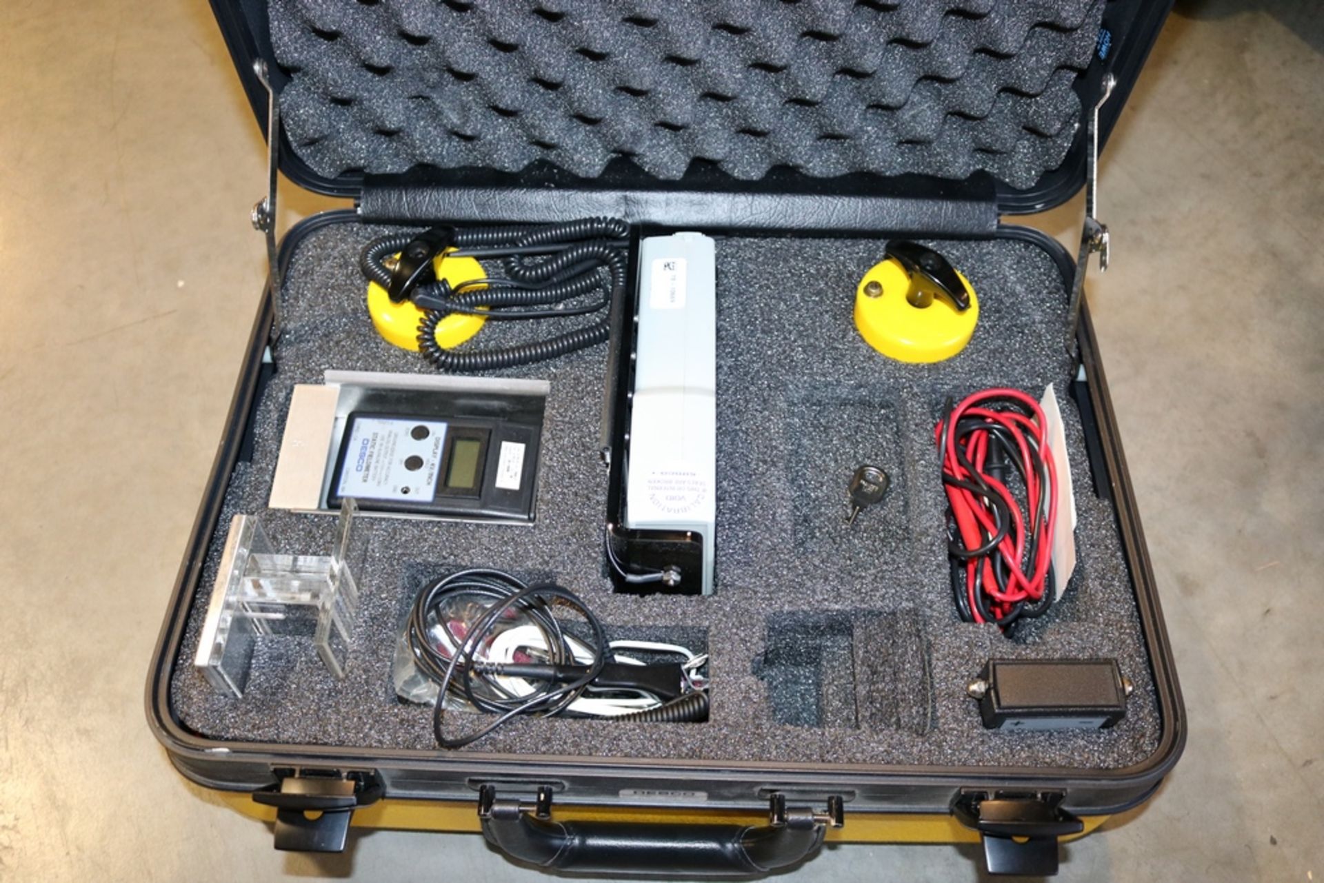 Desco ESD Survey Kit Model 19000 S/N 0320003 - Image 4 of 9
