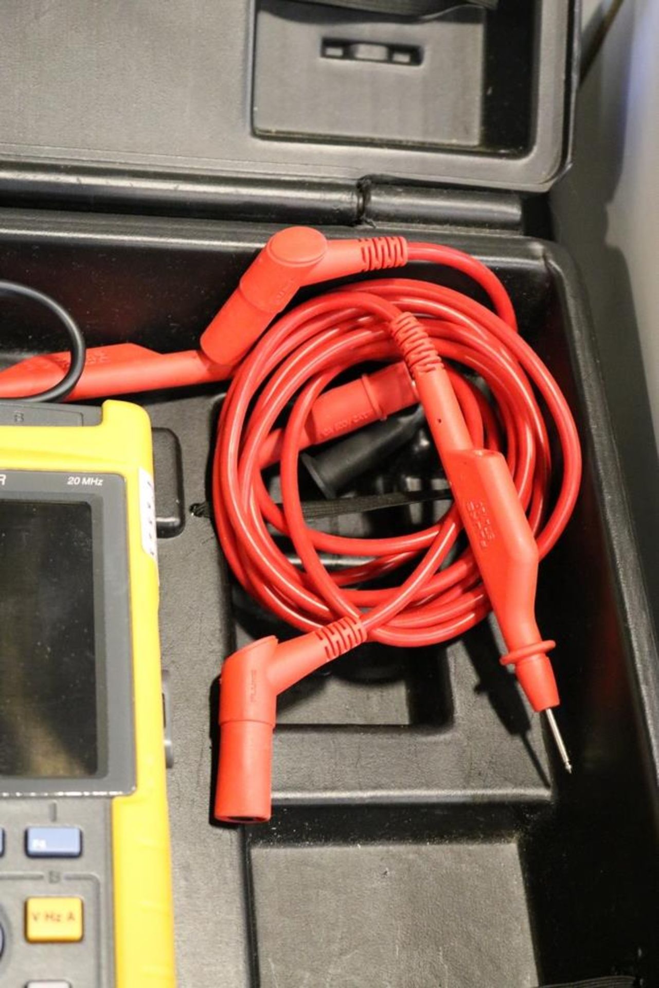 Fluke 123 Scope Meter in Case with Accessories - Image 6 of 7