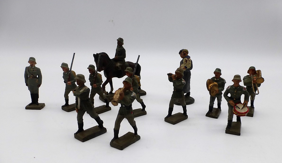 11 Lineol Soldaten um 1935