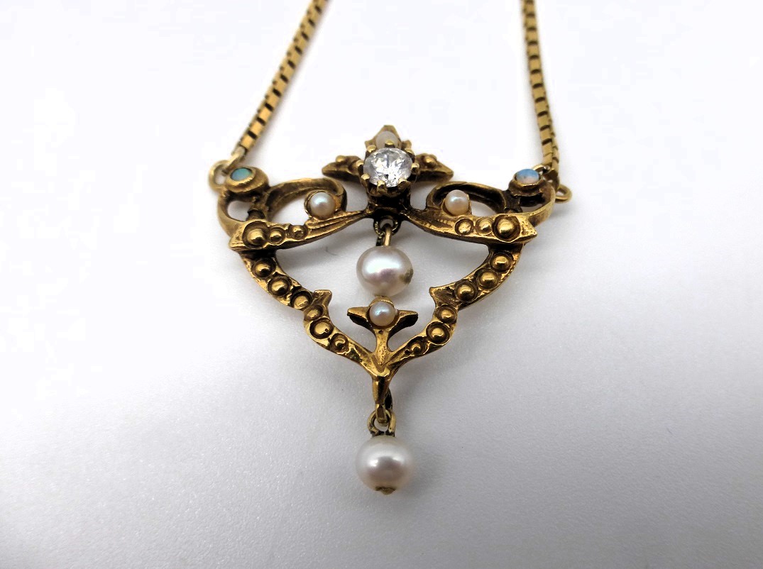 Collier um 1920 / Gelbgold 585 mit Diamant / Opal u. Perlen