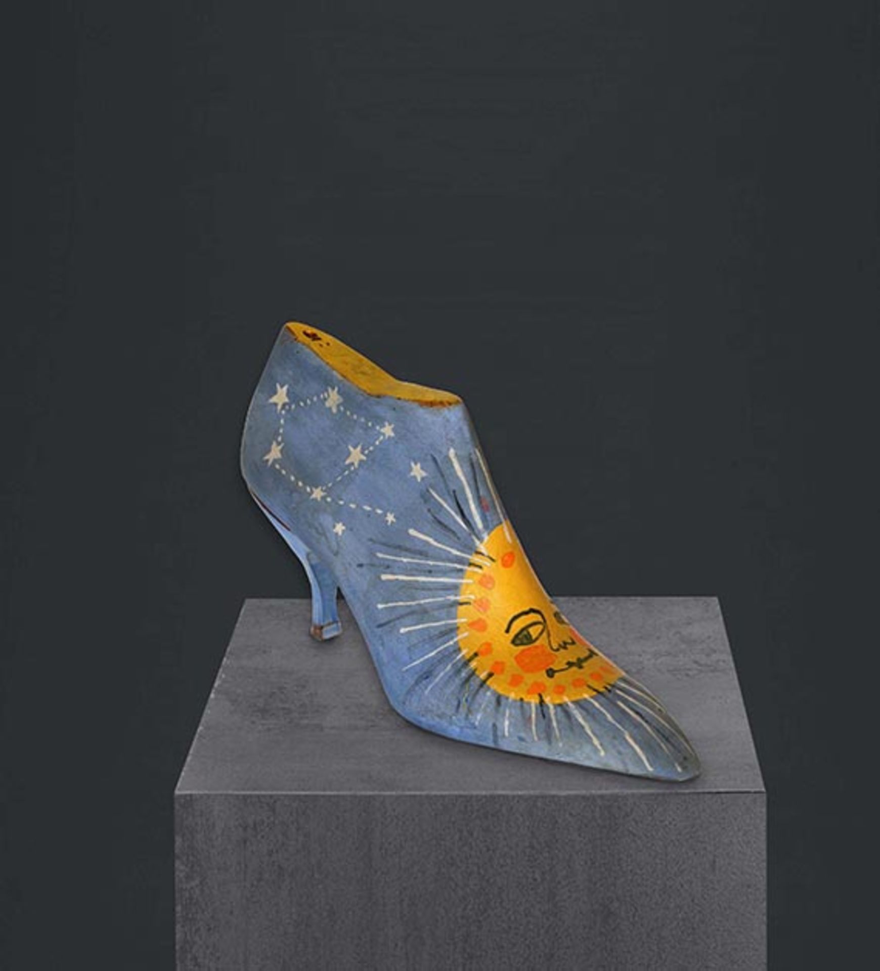 Andy Warhol 1928 Pittsburgh - 1987 New York Shoe. 1955/1957. . Tempera auf Holz. 13,4 x 22,5 x 7