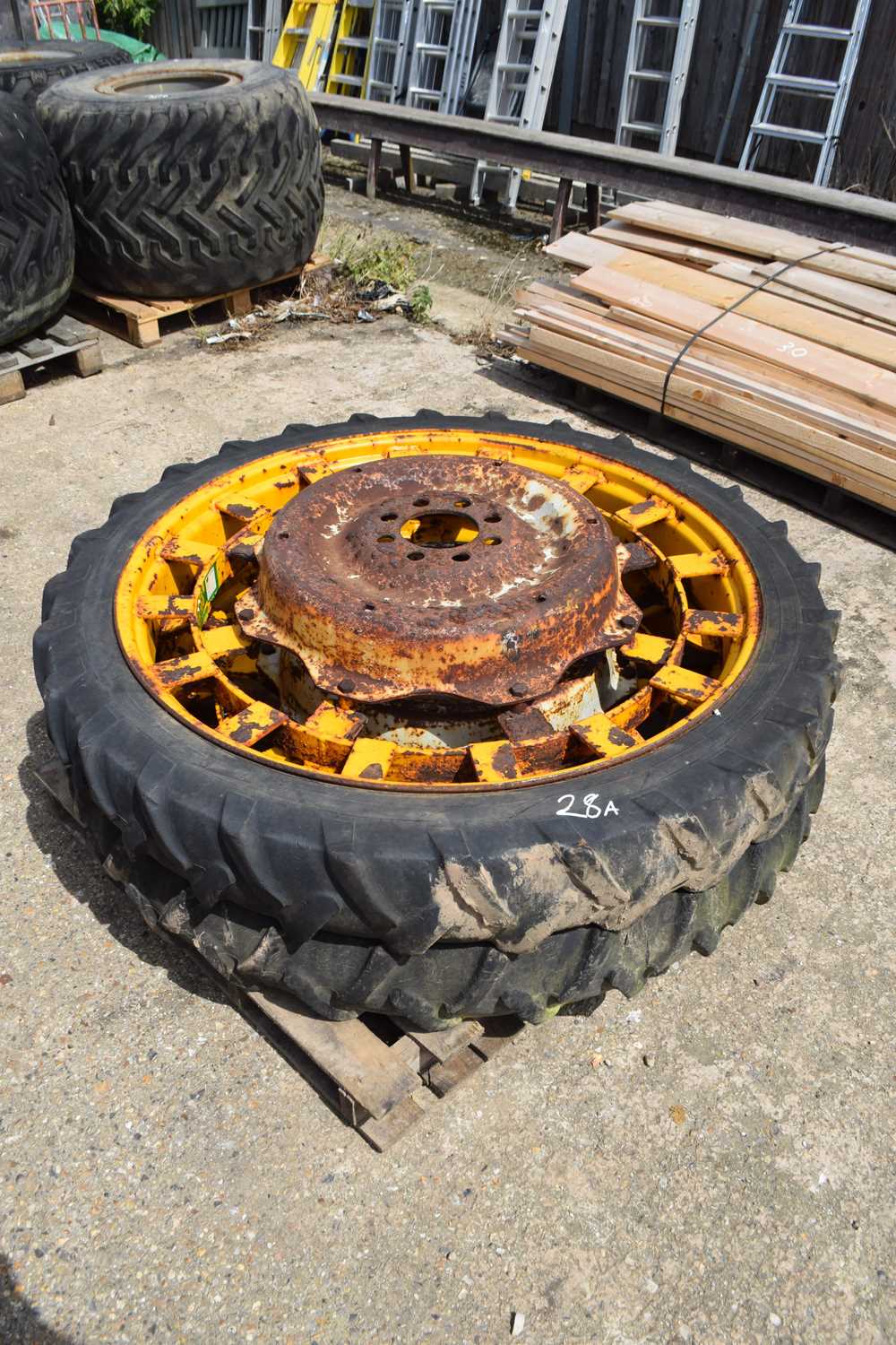 2 x Standen SDR100 row crop rims and tyres