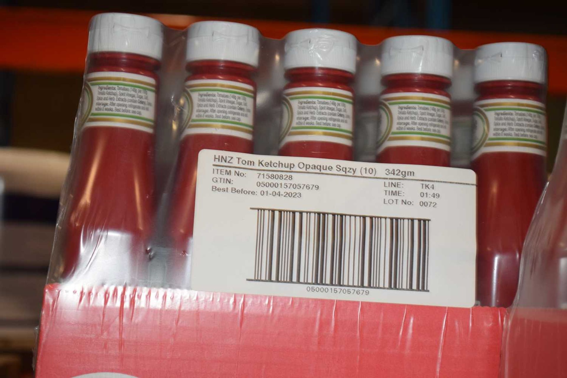 Forty 300ml bottles of Heinz Tomato Ketchup. Best Before Date: 01.04.23 - Bild 2 aus 3