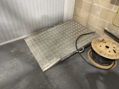 Stainless steel loading ramp, max weight 1500kg, length approx 130 cm, width approx 1 metre, end