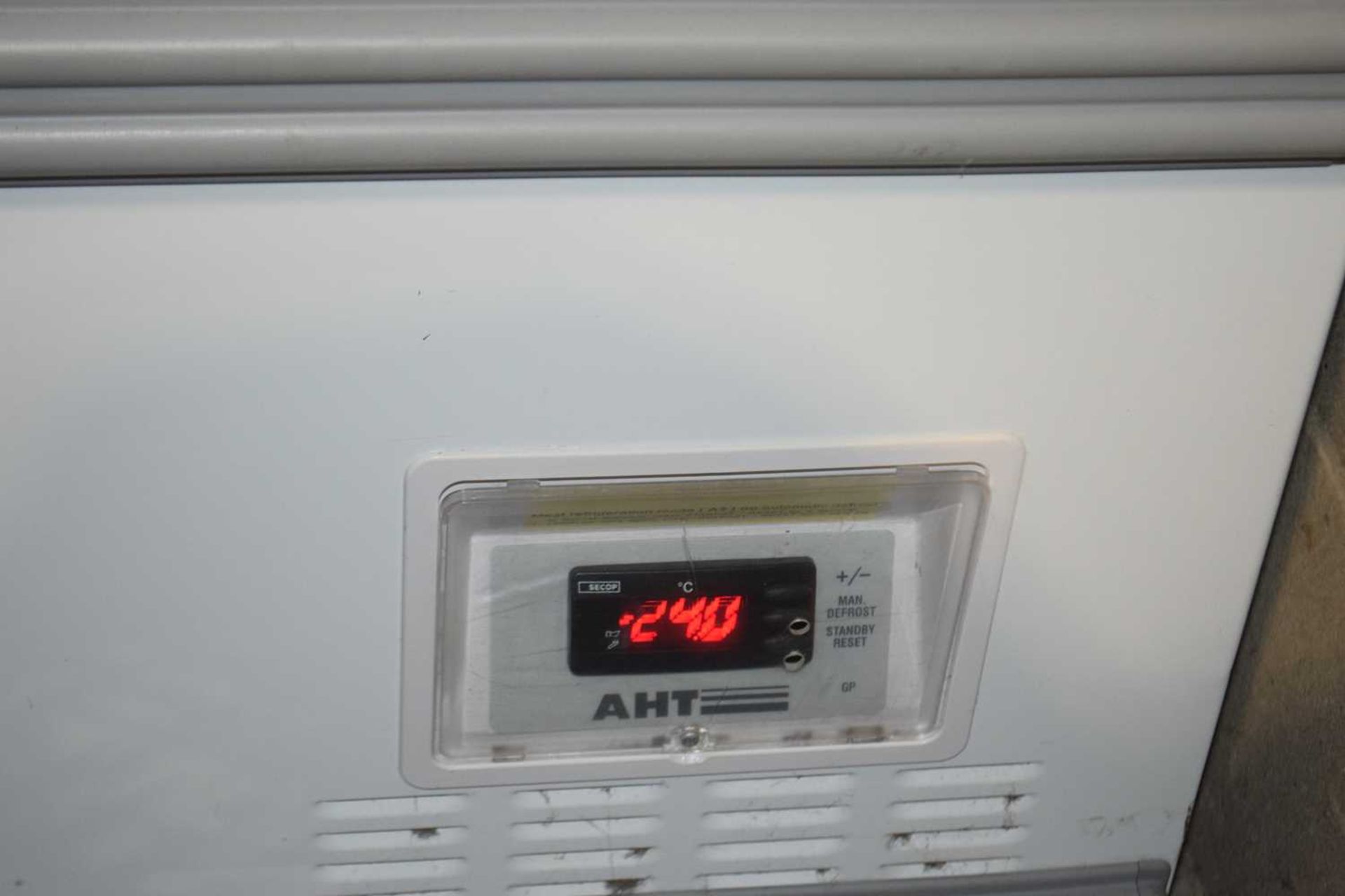 AHT 2.5 metre commercial display freezer Model: Miami 250L, in working condition (including - Bild 3 aus 3