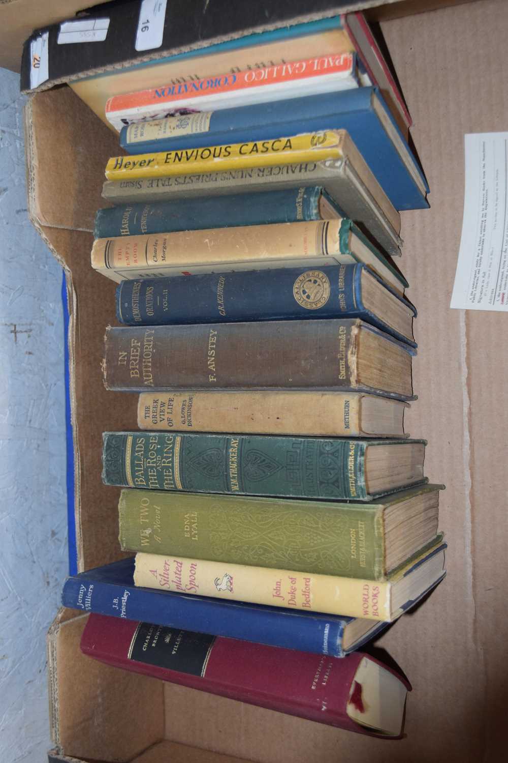 Mixed lot of sixteen literature books (516B)