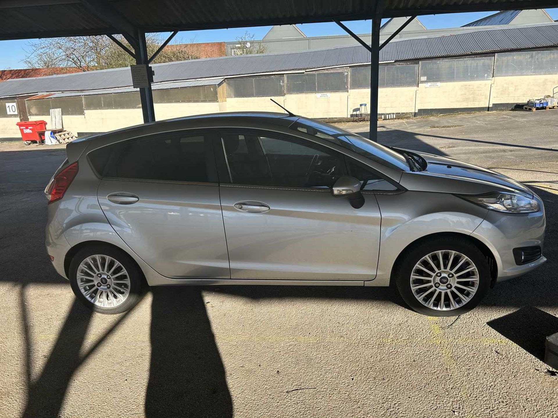 Ford Fiesta Zetec 2014 1.6 Auto in excellent condition inside and out, expired MOT, 2 Keys, no V5C - Image 3 of 9