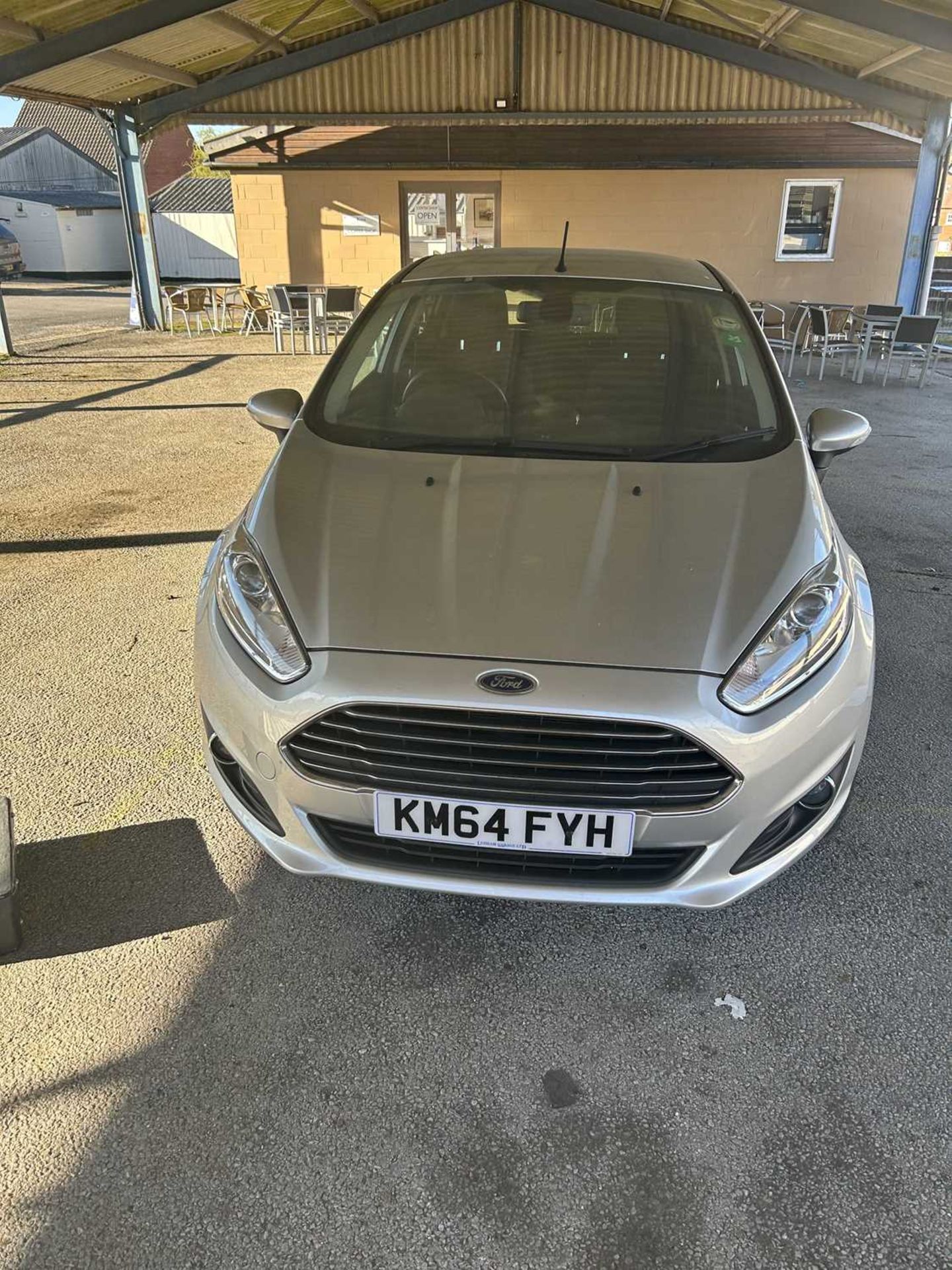 Ford Fiesta Zetec 2014 1.6 Auto in excellent condition inside and out, expired MOT, 2 Keys, no V5C - Image 2 of 9