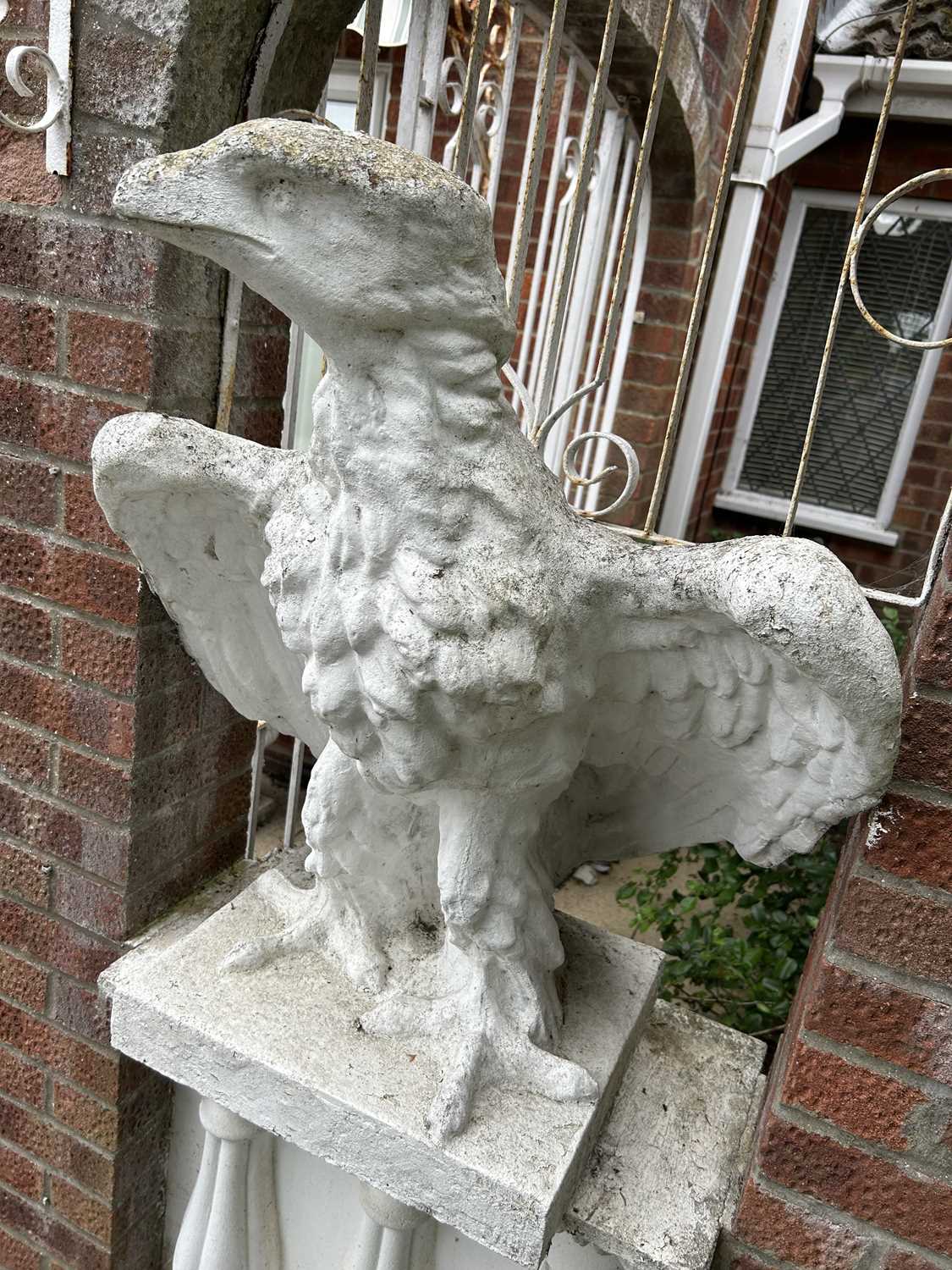 Composite garden statue formed as an eagle, height 80cm, width approx 65cm - Image 3 of 3