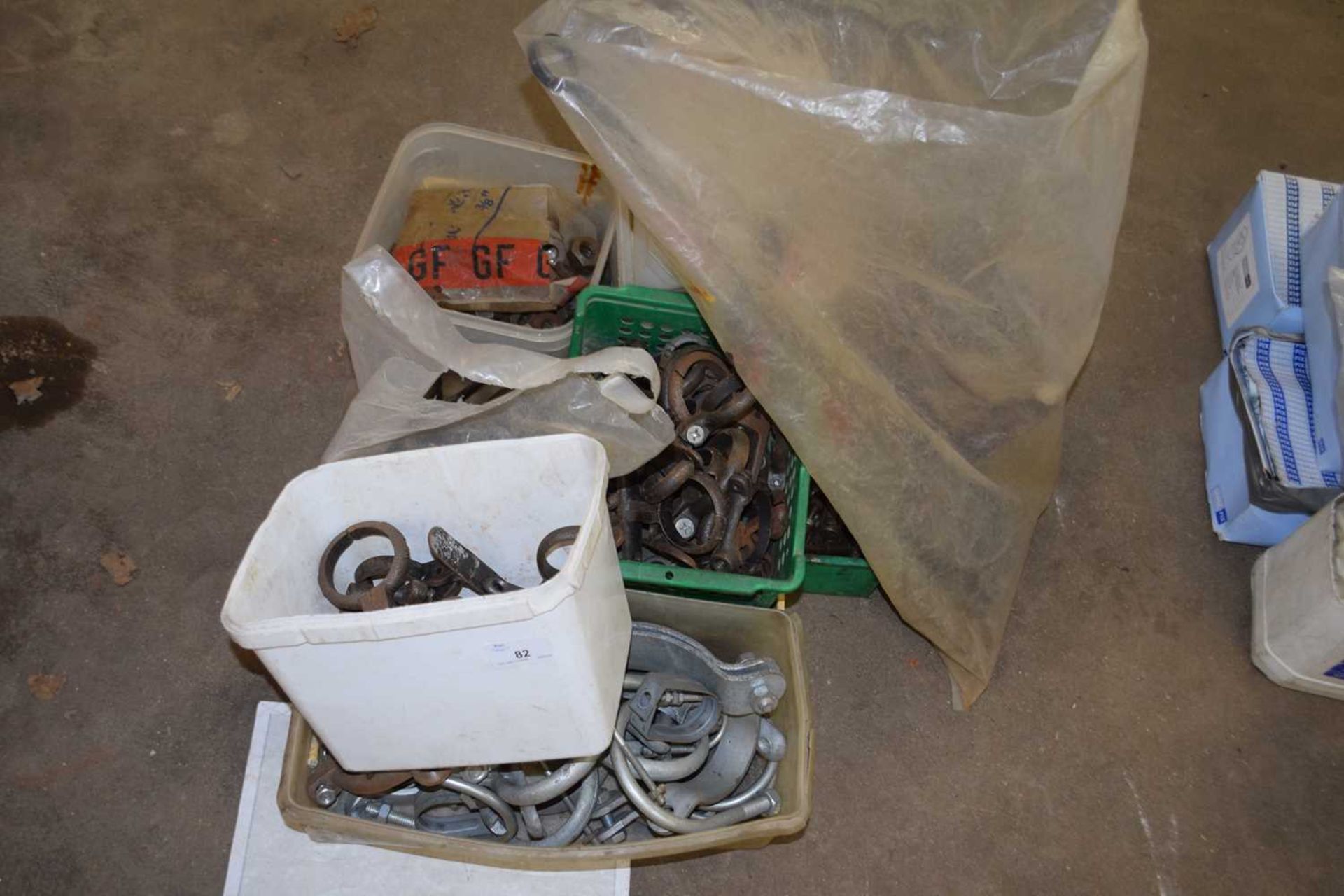 Mixed lot of various ironmongery