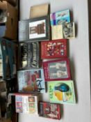 Mixed lot of approx 14 titles of antiques reference books - reference 308