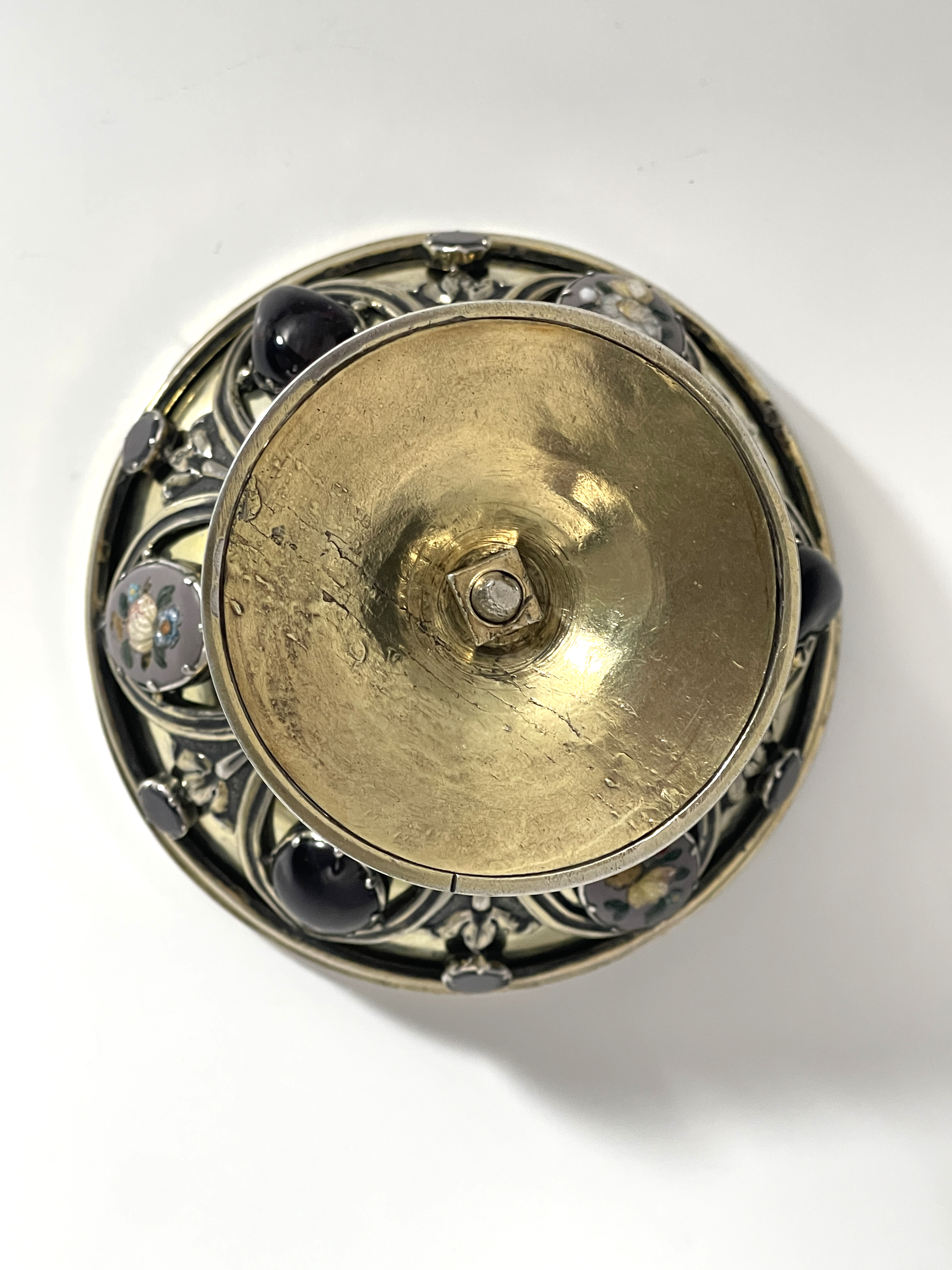 A George IV silver gilt and gem set pedestal bowl, circa 1825 - Bild 3 aus 6