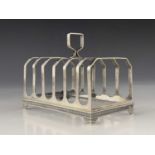 A George V silver six division toast rack, Elkington and Co., Birmingham 1935, rectagular section