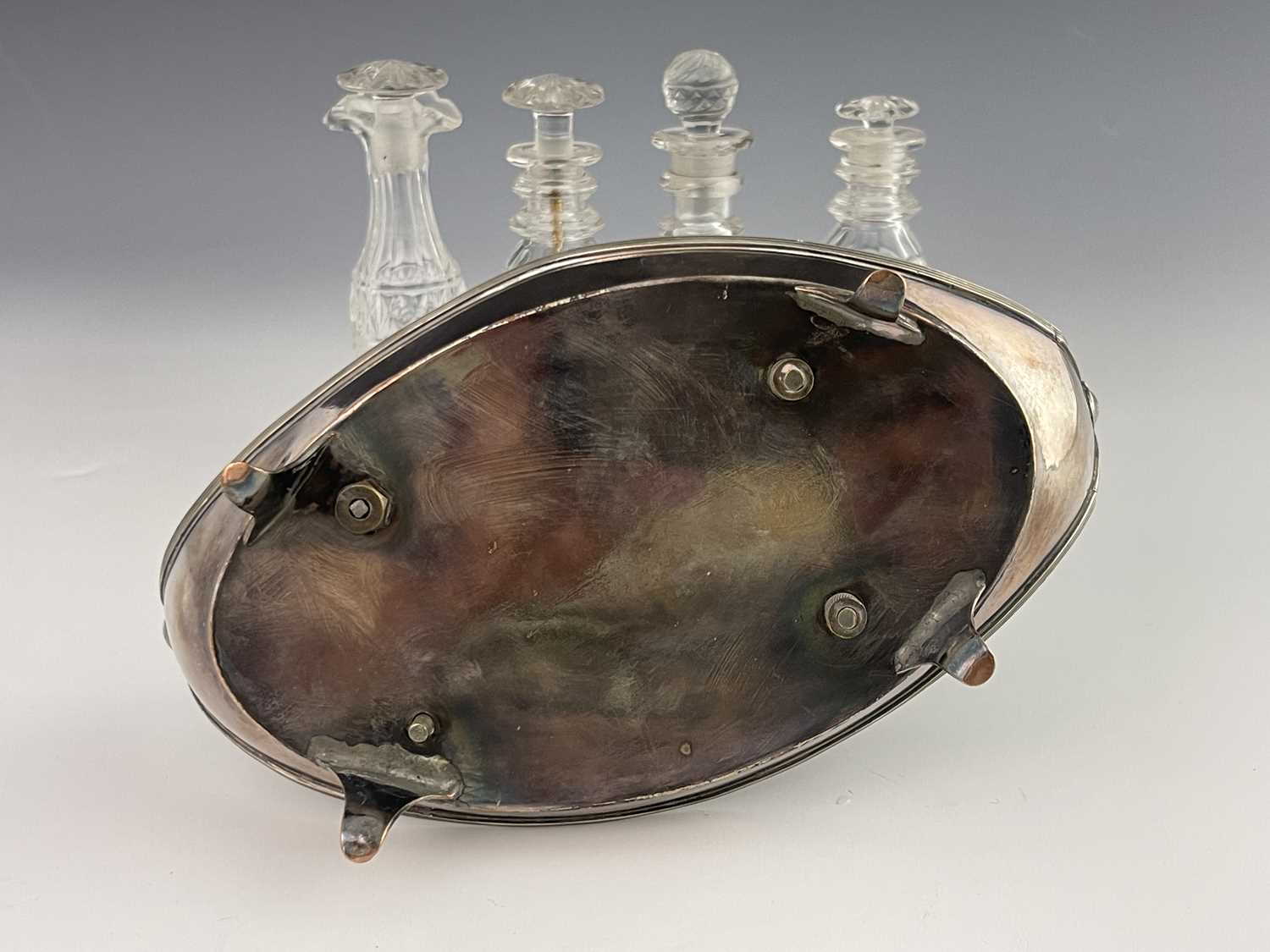 A George III Old Sheffield Plate and cut glass four bottle cruet stand - Image 4 of 6