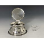 A Victorian silver inkwell, John Grinsell and Son, Birmingham 1890, fluted ogee domed with flat