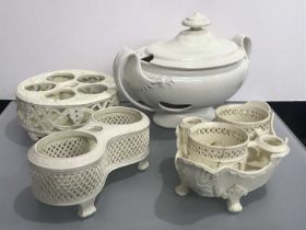 A 19th century Wedgwood creamware oval twin-handled tureen, 28cm wide, with unassociated cover,