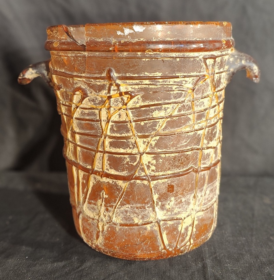 A large amber glass bucket, possibly ancient, H.25cm - Image 4 of 5