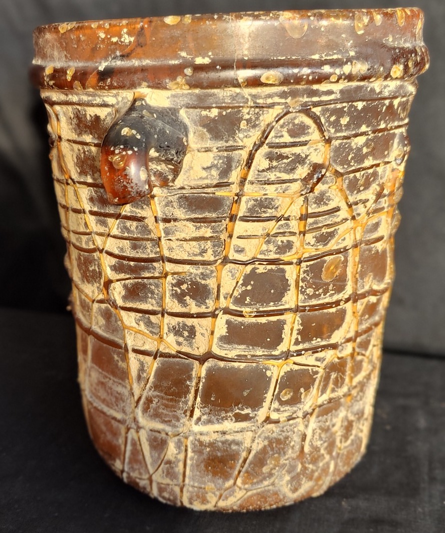 A large amber glass bucket, possibly ancient, H.25cm - Image 5 of 5