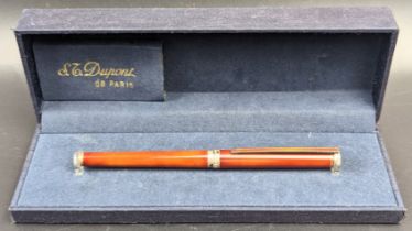 A Dupont lacque de chine ball point pen, original case