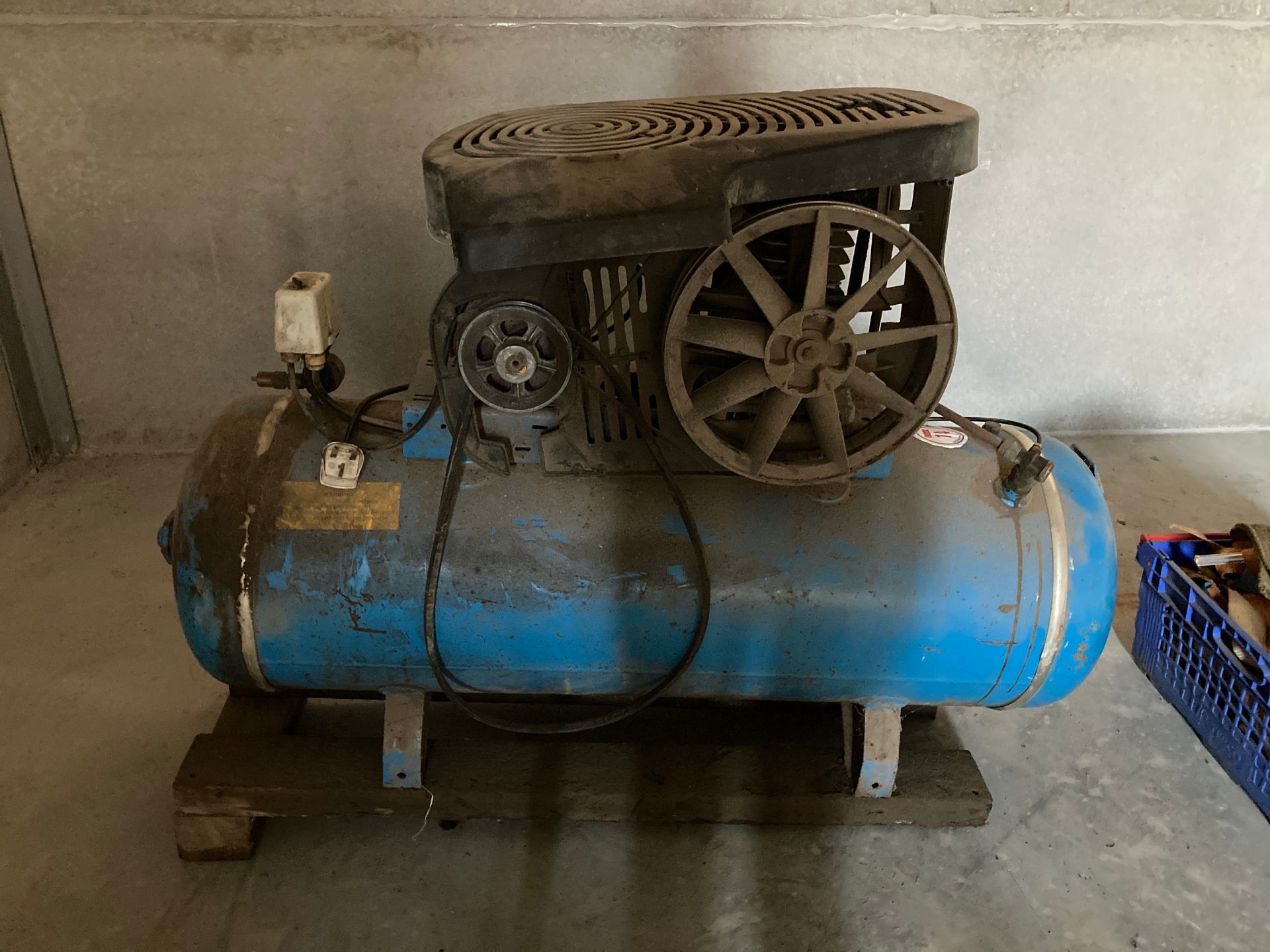 ELECTRIC AIR COMPRESSOR - Image 2 of 7