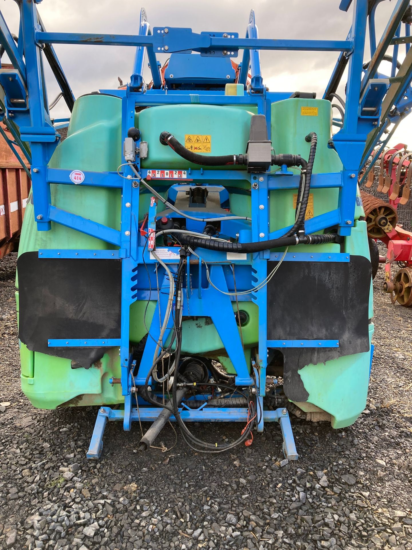 BERTHOUD ELYTE 1200 MOUNTED SPRAYER 2015 DP TRONIC 1200 LITRE TANK 24 METRE BOOMS - Image 10 of 12