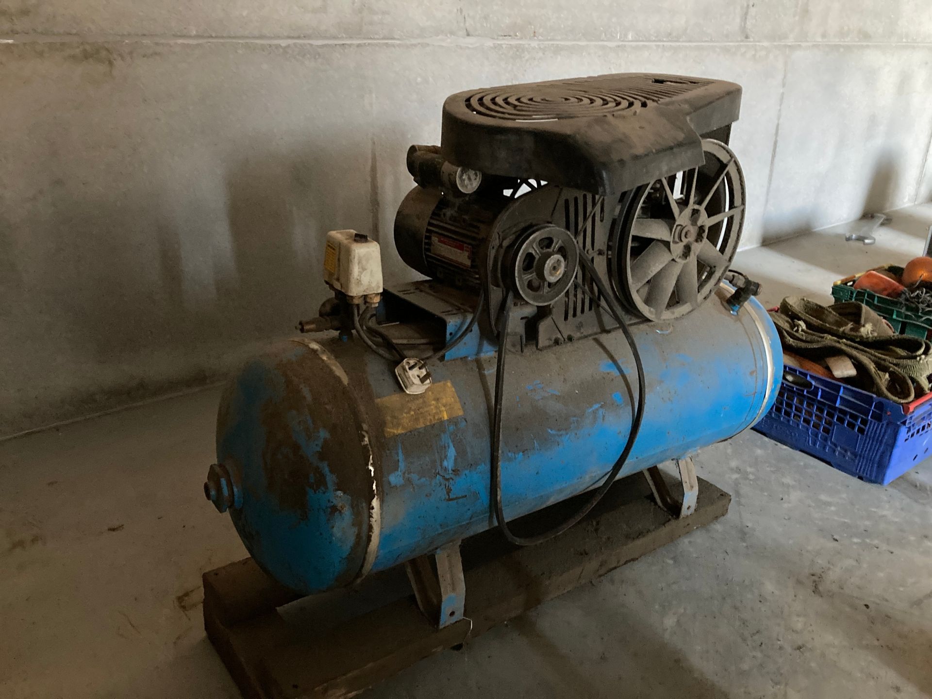 ELECTRIC AIR COMPRESSOR - Image 3 of 7