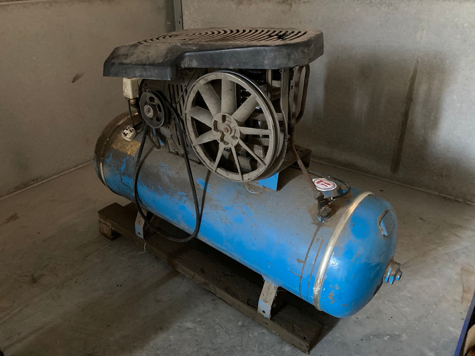 ELECTRIC AIR COMPRESSOR