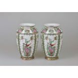 Paar 'Famille rose'-Vasen