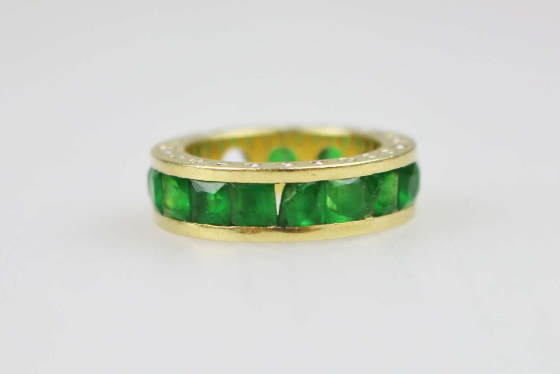 Eternity-Ring mit Smaragden - Bild 4 aus 4
