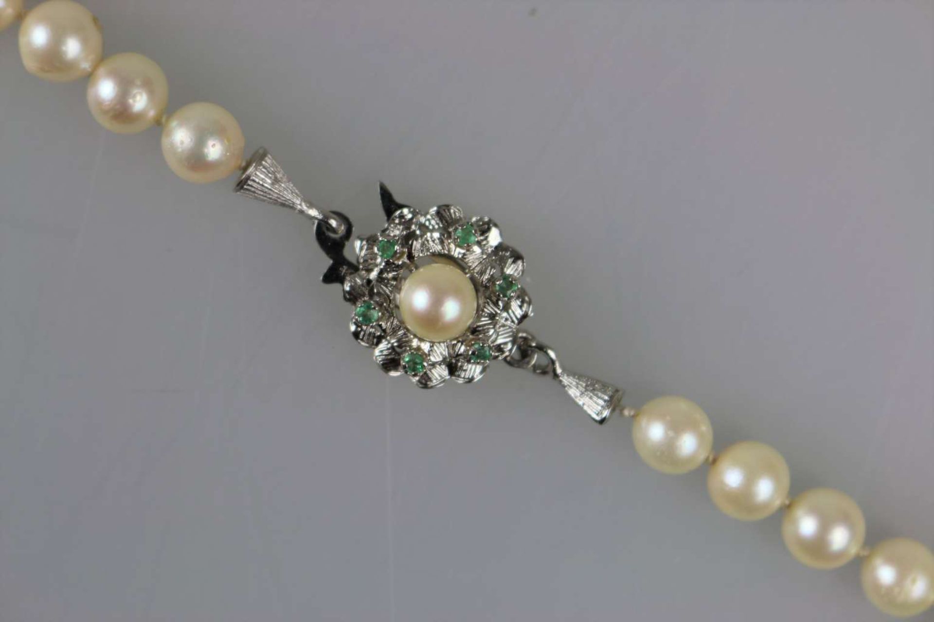 Perlenkette mit Weißgold-Schließe - Bild 2 aus 3