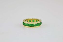 Eternity-Ring mit Smaragden