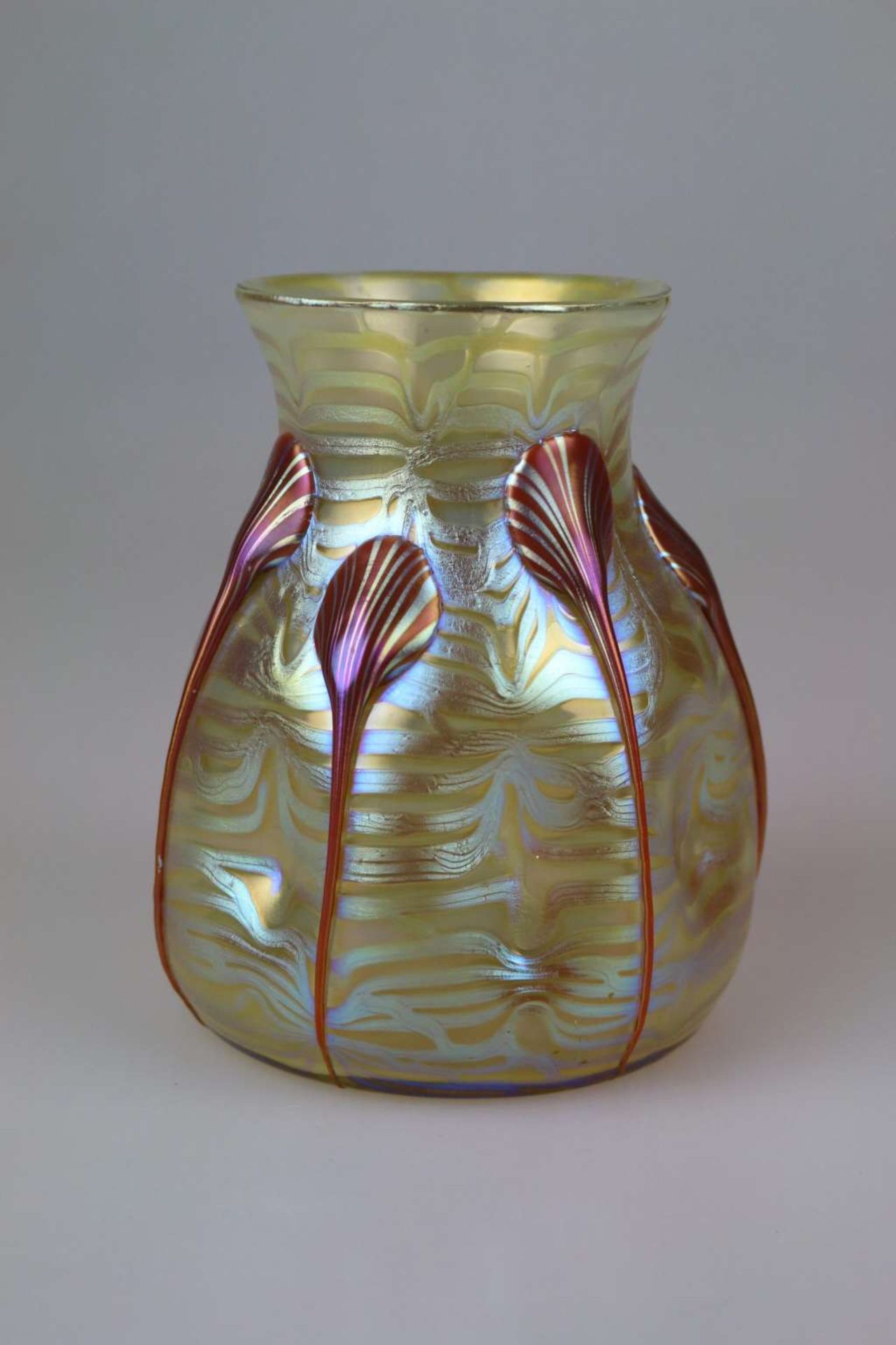 VASE LOETZ, Opal Phaenomen, Entwurf 1901, Dekornummer PG 1/4 PN II-329