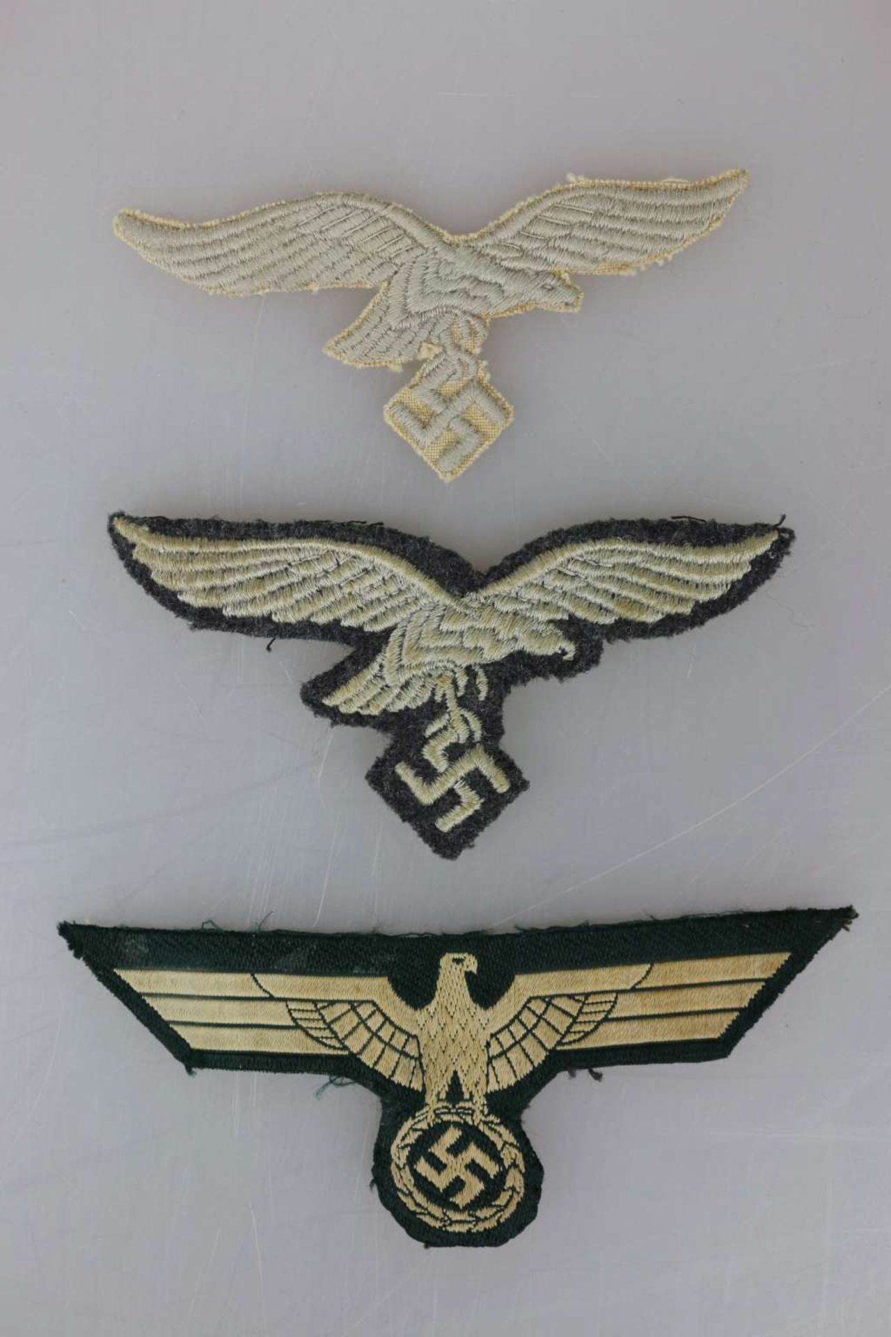 Wehrmacht, 3 Brustadler für die Uniform - Image 2 of 3