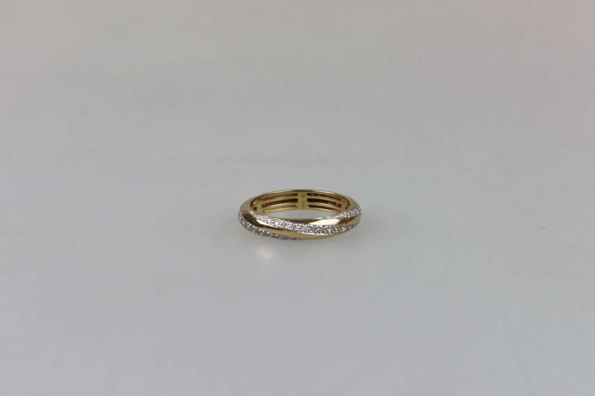 Schmaler 14K Ring mit Diamantsplitter - Bild 2 aus 3