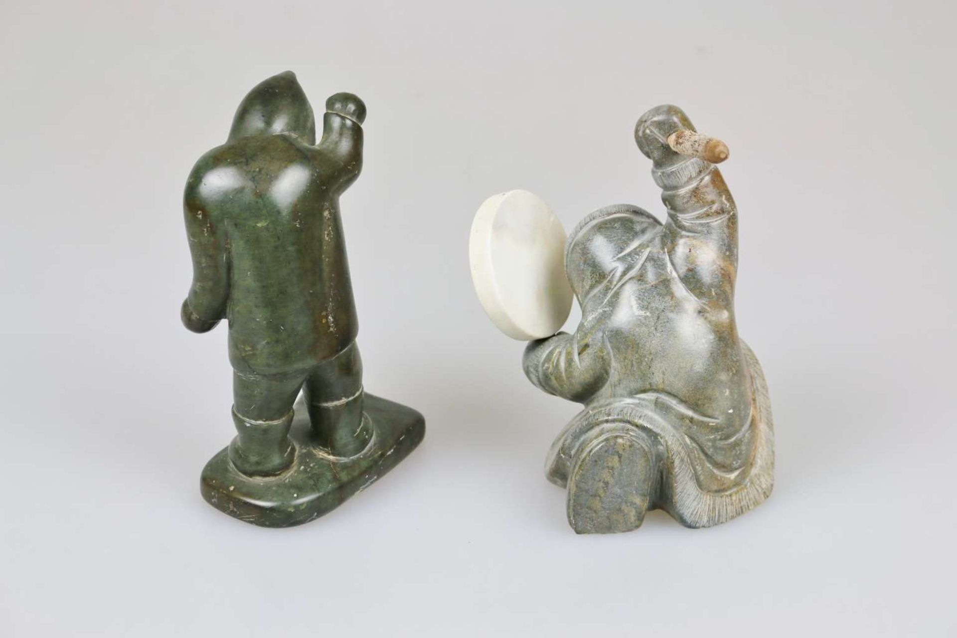 Zwei Steinfiguren, Inuit-Kunst - Bild 2 aus 4