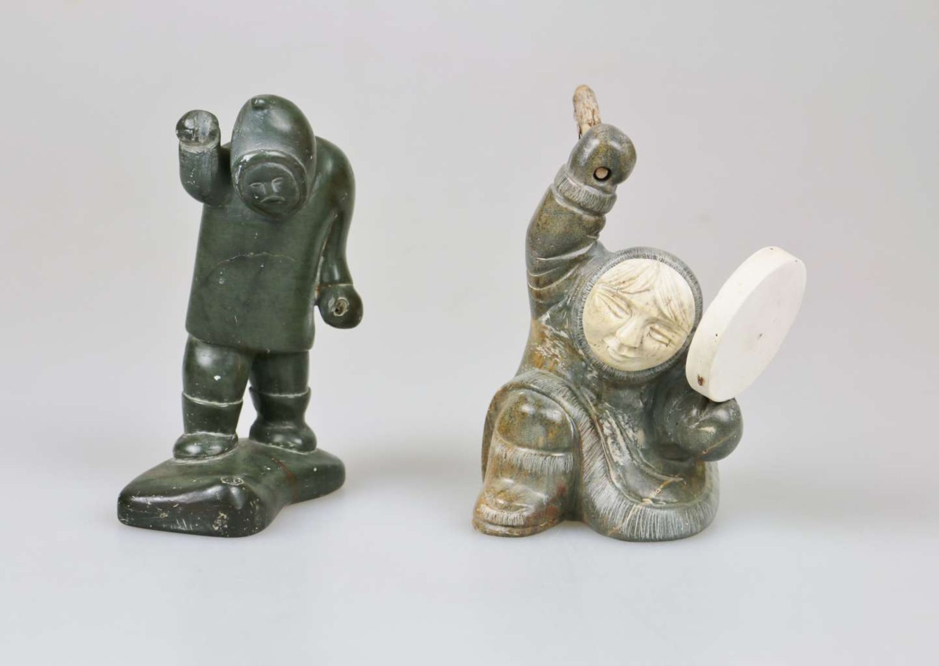 Zwei Steinfiguren, Inuit-Kunst