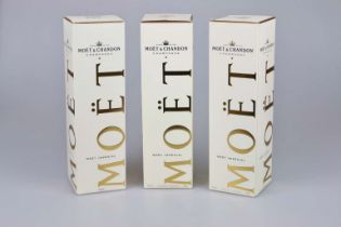 Moet & Chandon. Drei Magnum (1500 ml) Flaschen Mo�t & Chandon Brut Imperial