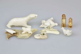 Konvolut Zierschnitzereien der Inuit, 8 Stück