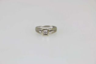 14K Ring mit Diamant